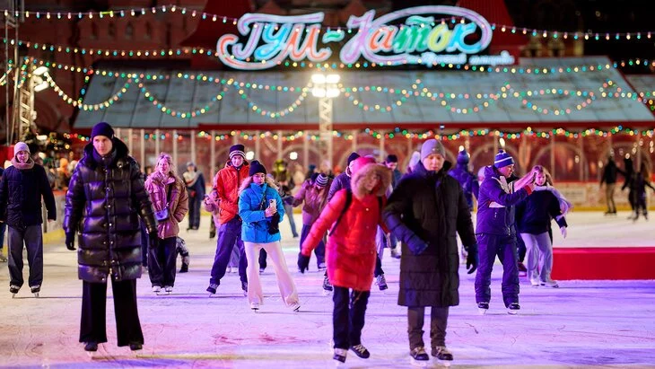 ГУМ-Каток на Красной площади начнет работать 1 декабря ГУМ-Каток на Красной площади начнет работать 1 декабря