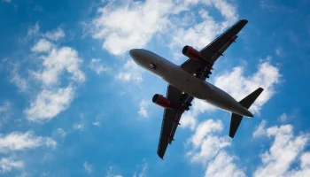 Задымление произошло на борту летевшего в Якутск самолета из-за пауэрбанка