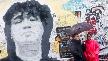 Художник Яковлев рассказал, как решил закрыть граффити &laquo;Техник&raquo; на стене Цоя