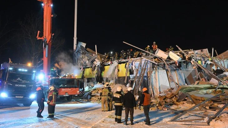 Спасательные работы завершены на месте обрушения ТЦ в Новосибирске Спасательные работы завершены на месте обрушения ТЦ в Новосибирске