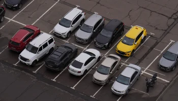 Минтранс может впервые законодательно закрепить бесплатную парковку у дома