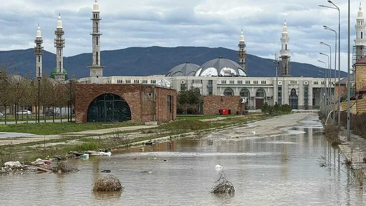 Свыше 1,3 тыс жилых домов остаются подтопленными в Дагестане Свыше 1,3 тыс жилых домов остаются подтопленными в Дагестане