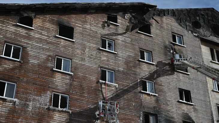 Замглавы пожарной службы и заммэра Болу задержаны после ЧП на курорте в Турции