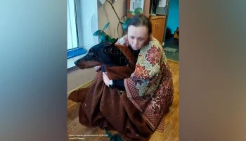 Женщину с собакой спасли на Люблинском пруду в Москве