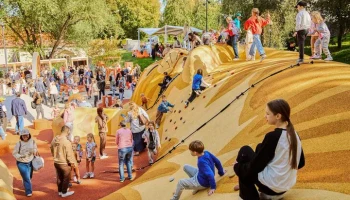 В парках Москвы благодаря участию бизнеса появились новые зоны отдыха