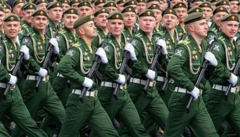 Сергей Собянин поздравил военнослужащих с Днем защитника Отечества