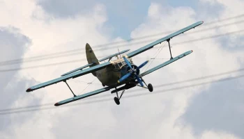 Самолет Ан-2 совершил жесткую посадку в Северной Осетии