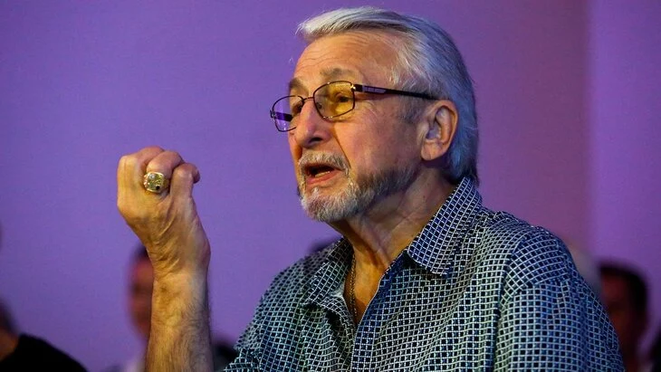 Умер известный российский акробат и дрессировщик медведей Виталий Воробьев Умер известный российский акробат и дрессировщик медведей Виталий Воробьев