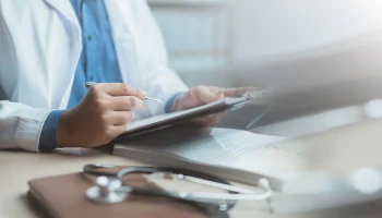 Соцфонд принял более двух тысяч заявлений от самозанятых для получения выплат по больничным в столич