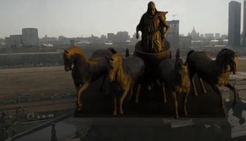 Сергей Собянин: Завершена реставрация главных символов Московского ипподрома Сергей Собянин: Завершена реставрация главных символов Московского ипподрома