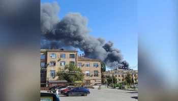 В Волгограде загорелся рынок на площади 1,2 тыс "квадратов"