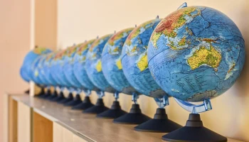 В День народного единства школьные звонки сменят патриотические композиции