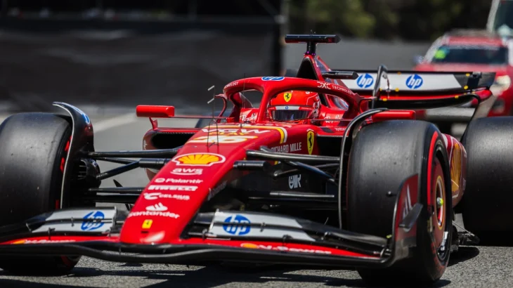 Впервые за 15 лет сразу три пилота претендуют на титул в «Формуле-1» Впервые за 15 лет сразу три пилота претендуют на титул в «Формуле-1»