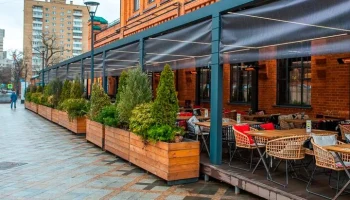 Рестораторы в столице могут бессрочно сохранять летние веранды