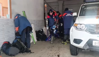 Два человека пропали после схода лавины на Камчатке