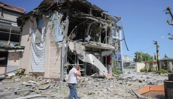 Три человека погибли в результате удара по ресторану в Донецке