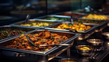 Мэрия Красноярска заявила об отсутствии просрочки в школе, где отравились дети