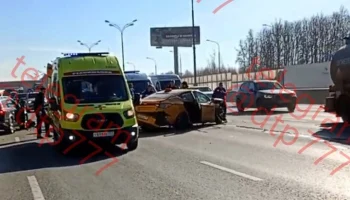 Несколько машин столкнулись на внутренней стороне МКАД