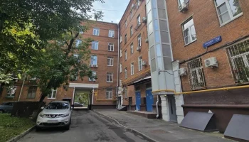 Город выставил на торги крупное помещение для бизнеса в Беговом районе