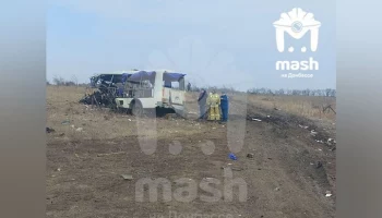 Пять человек погибли при подрыве автобуса на мине в Кировске