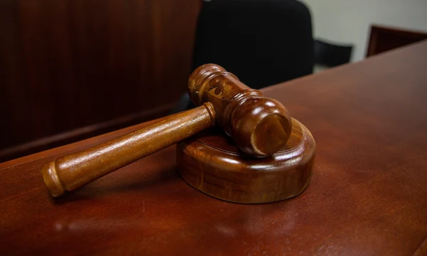 Суд снял партию «Яблоко» с выборов в заксобрание Свердловской области Суд снял партию «Яблоко» с выборов в заксобрание Свердловской области