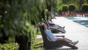 Душно и грозы: какой будет погода в Москве на предстоящих выходных