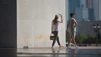 Синоптик Шувалов сообщил, что аномальная жара может задержаться в Москве надолго