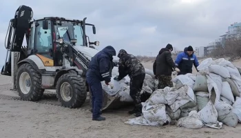 Число техники для расчистки пляжей от мазута увеличено в Анапе