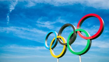 Бах: Российских спортсменов дисквалифицируют за флаг или символ Z на Олимпиаде