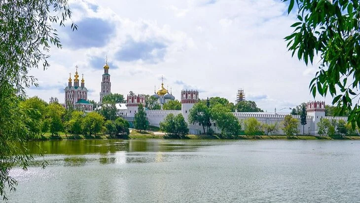 Маршрут к 500-летию Новодевичьего монастыря опубликован на портале "Узнай Москву" Маршрут к 500-летию Новодевичьего монастыря опубликован на портале "Узнай Москву"