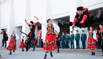 В парке у Музея Победы прошла программа ко Дню оружейника