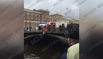СК возбудил второе уголовное дело после падения автобуса в реку в Петербурге