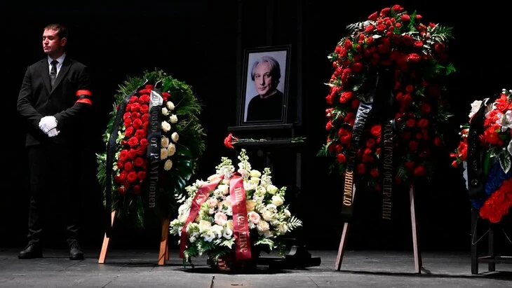 Церемония прощания с Алексеем Веселкиным началась в РАМТе