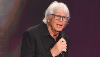 Repubblica: итальянский певец Сандро Джакоббе скончался в возрасте 75 лет