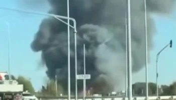 Мощный пожар произошел на строительном рынке в подмосковной деревне под Одинцово