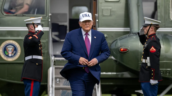 Трамп пошутил, что искал место для «ядерных ракет» на крыше Белого дома Трамп пошутил, что искал место для «ядерных ракет» на крыше Белого дома