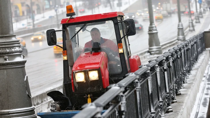 Городские службы Москвы работают в усиленном режиме из-за грядущего снегопада Городские службы Москвы работают в усиленном режиме из-за грядущего снегопада