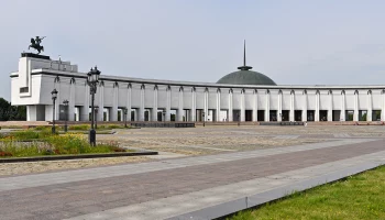 В парке Победы в Москве открыли выставку трофейного вооружения и военной техники