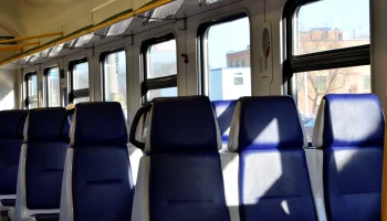 СК предъявил обвинение мужчине, ограбившему подростка в электричке в Подмосковье