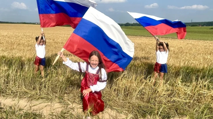Музей Победы пригласил на онлайн-флешмоб ко Дню Государственного флага Музей Победы пригласил на онлайн-флешмоб ко Дню Государственного флага
