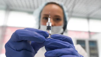 Депутат сообщил, что прививку от ВПЧ намерены сделать бесплатной к 2027 году