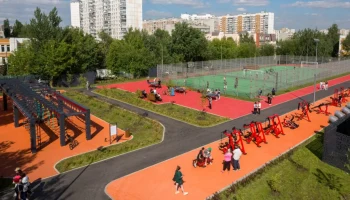 Новый спортивный кластер с футбольным полем появился в Северном Бутове