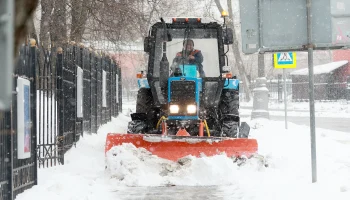 Городские службы непрерывно ликвидируют последствия снегопада&nbsp;в Москве