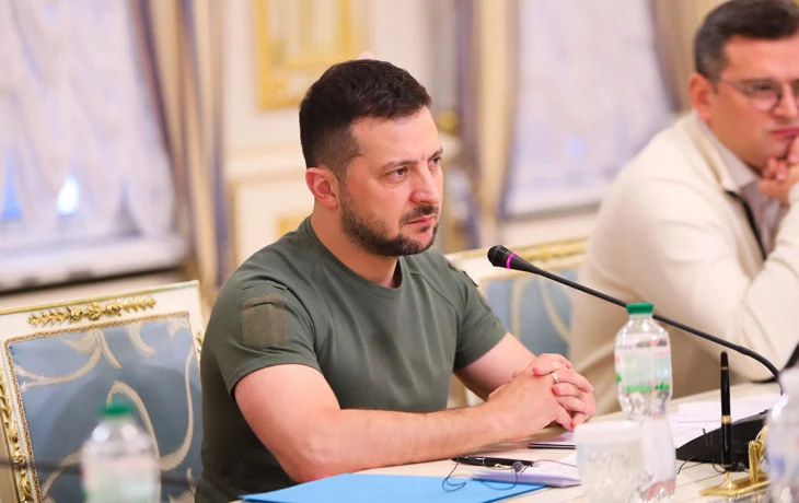 «Снимем его с должности»: не ударит ли Зеленский вглубь РФ, несмотря на запрет США «Снимем его с должности»: не ударит ли Зеленский вглубь РФ, несмотря на запрет США