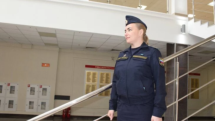 Жительница Нижегородской области пыталась спрятаться от приставов в тумбочке