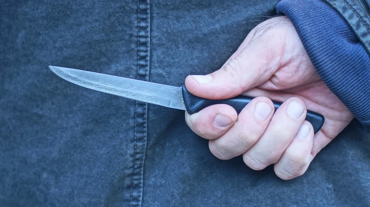 Мужчина убил подростка и ранил еще двух человек в центре Осаки Мужчина убил подростка и ранил еще двух человек в центре Осаки