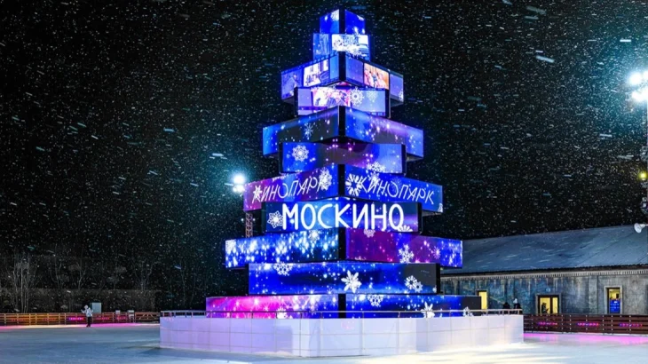 В кинопарке &laquo;Москино&raquo; установили елку из 184 LED-экранов