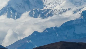 Непогода вновь не позволила вылететь за телами погибших в Непале альпинистов