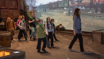 Более 300 школьников провели каникулы в детском клубе Музея Победы