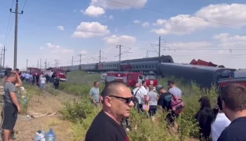 Тридцать человек госпитализированы после схода поезда с рельсов под Волгоградом